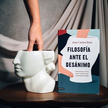 Filosofía ante el desánimo "Pensamiento crítico para construir una personalidad sólida"